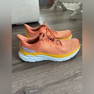 Women’s orange Hokas Clifton 8, size 8.5